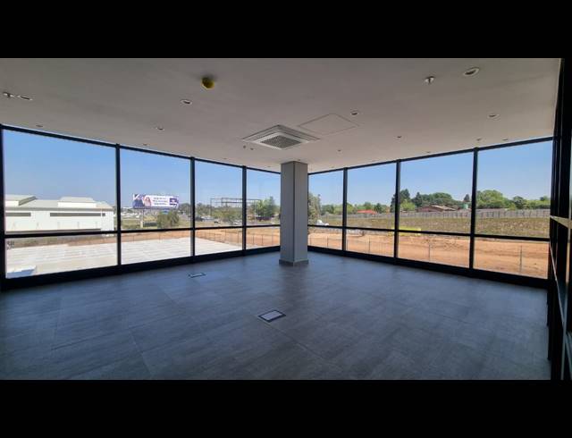 6,702M² WAREHOUSE TO LET IN BREDELL